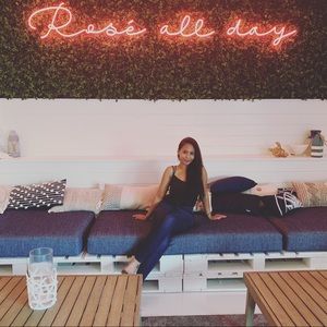 Meet your Posher, Jiny